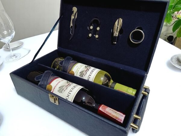 Un Buen Vino Para Oír Sus Valiosas Historias